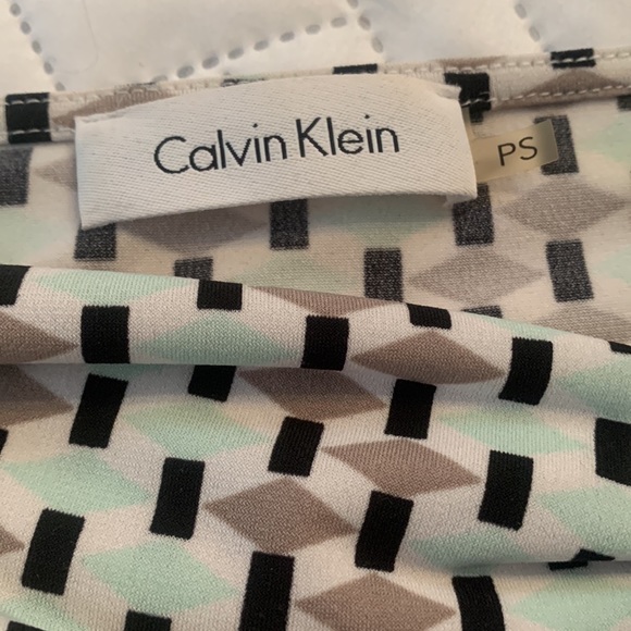 Four shells in excellent condition. XS. - Picture 2 of 5